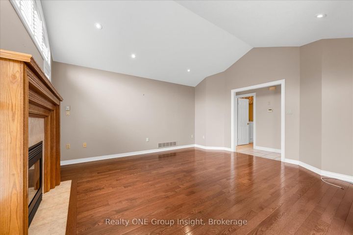 Photo 14 at 66 Chelmsford Place, Kentley, Hamilton