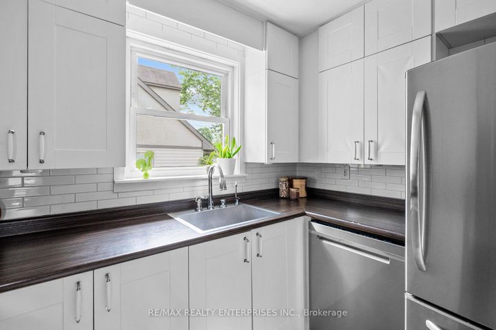 Photo 8 at 43 Pine Avenue S, Port Credit, Mississauga
