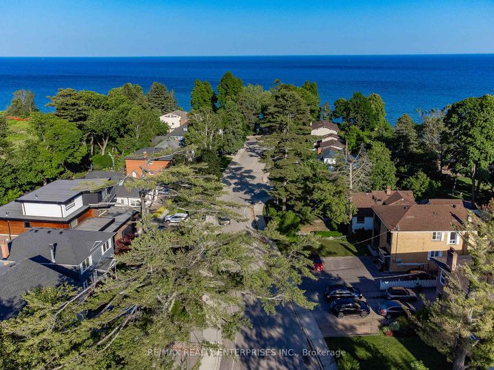 Photo 35 at 43 Pine Avenue S, Port Credit, Mississauga