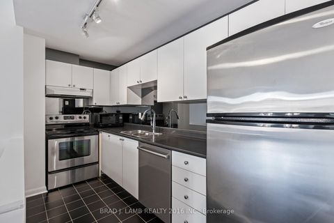 Photo 2 at 428 - 550 Front Street W, Waterfront Communities C1, Toronto