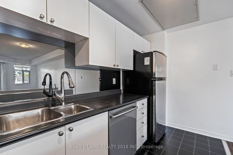Photo 3 at 428 - 550 Front Street W, Waterfront Communities C1, Toronto