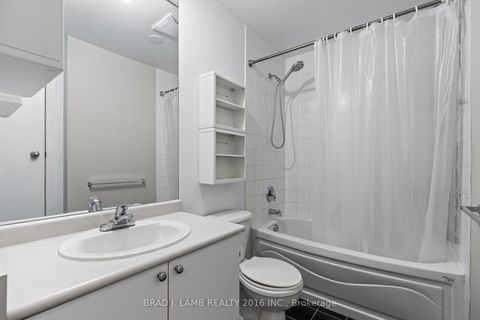 Photo 8 at 428 - 550 Front Street W, Waterfront Communities C1, Toronto