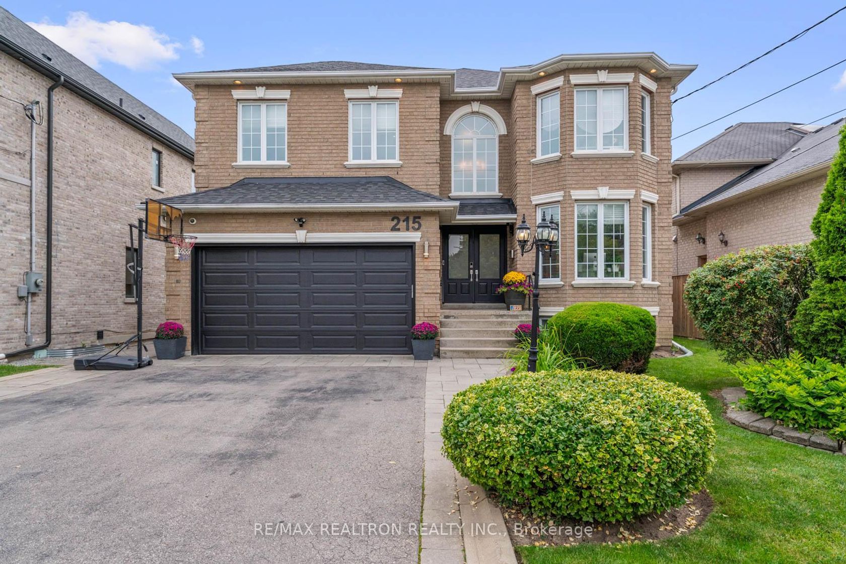 215 Reiner Road, Clanton Park, Toronto 