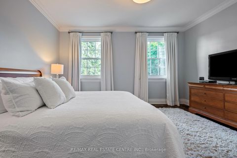 Photo 36 at 14 St. Phillips Road, Humber Heights, Toronto