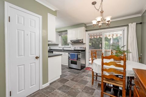 Photo 9 at 414 Third Line, WO West, Oakville