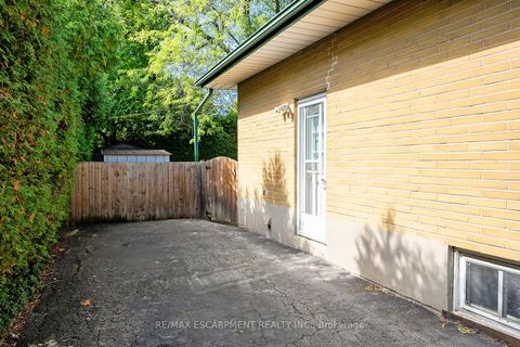 Photo 23 at 414 Third Line, WO West, Oakville