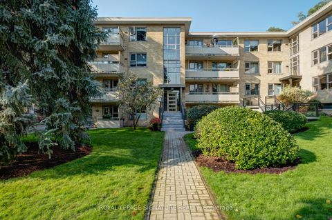 Photo 1 at 3 - 8 Corinth Gardens, Mount Pleasant East, Toronto