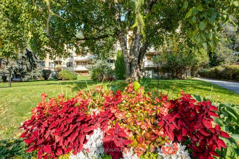 Photo 2 at 3 - 8 Corinth Gardens, Mount Pleasant East, Toronto