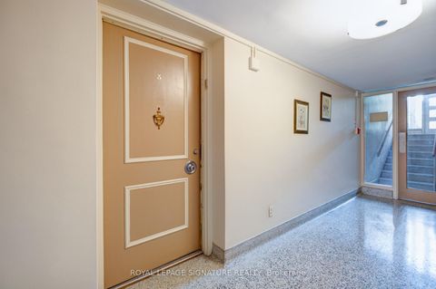 Photo 5 at 3 - 8 Corinth Gardens, Mount Pleasant East, Toronto