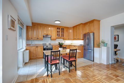 Photo 21 at 3 - 8 Corinth Gardens, Mount Pleasant East, Toronto