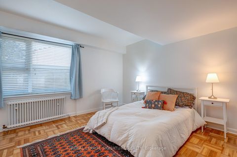 Photo 25 at 3 - 8 Corinth Gardens, Mount Pleasant East, Toronto