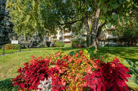 Photo 31 at 3 - 8 Corinth Gardens, Mount Pleasant East, Toronto