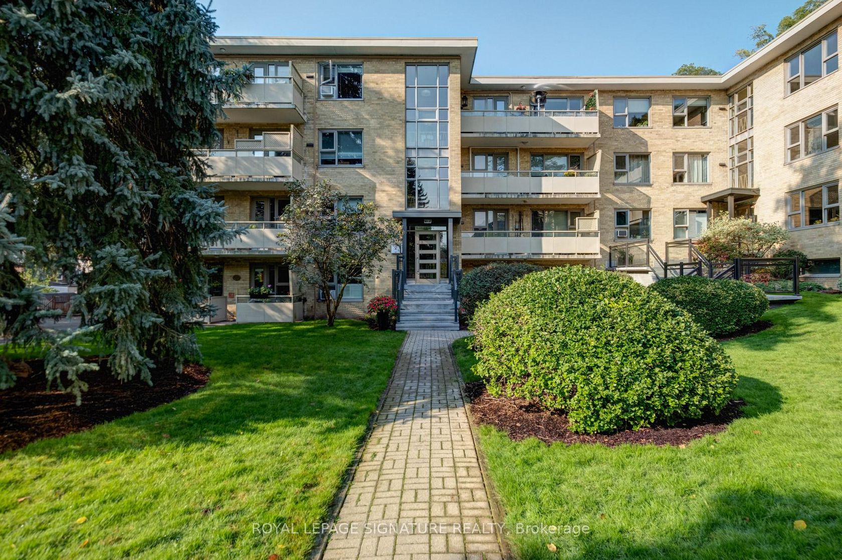3 - 8 Corinth Gardens, Mount Pleasant East, Toronto 