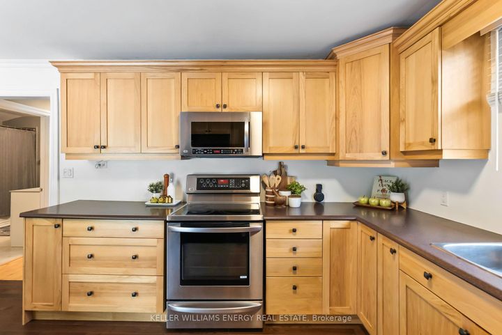 Photo 10 at 211 Severn Street, McLaughlin, Oshawa