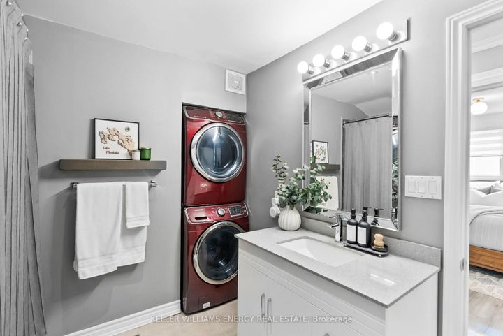 Photo 19 at 211 Severn Street, McLaughlin, Oshawa