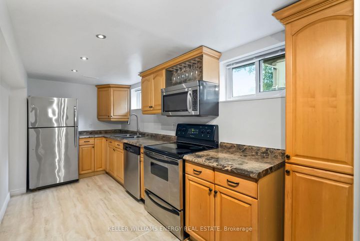 Photo 28 at 211 Severn Street, McLaughlin, Oshawa
