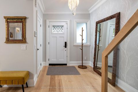 Photo 2 at 26 Mcmaster Avenue, Casa Loma, Toronto
