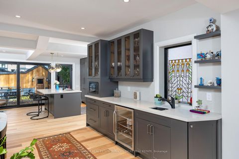 Photo 11 at 26 Mcmaster Avenue, Casa Loma, Toronto
