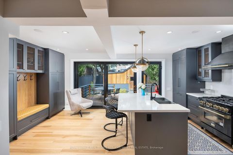 Photo 13 at 26 Mcmaster Avenue, Casa Loma, Toronto