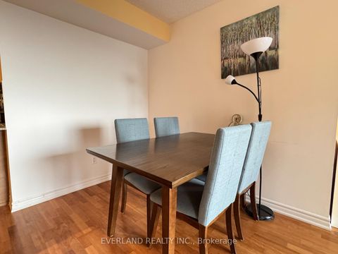 Photo 2 at 3009 - 761 Bay Street, Bay Street Corridor, Toronto