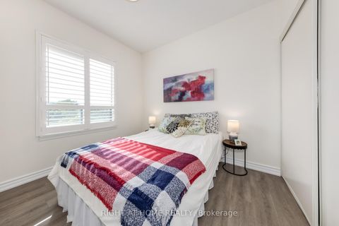 Photo 17 at Ph3 - 5940 Yonge Street, Newtonbrook West, Toronto