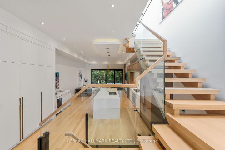 Photo 21 at 245 Brookdale Avenue, Lawrence Park North, Toronto