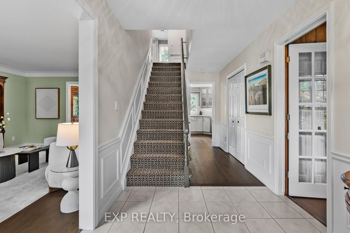 Photo 8 at 158 Broad Leaf Crescent, Ancaster, Hamilton
