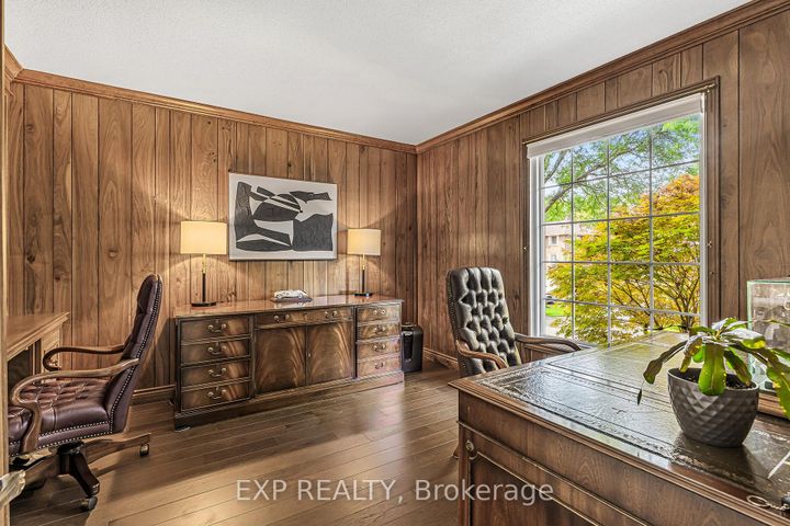 Photo 9 at 158 Broad Leaf Crescent, Ancaster, Hamilton