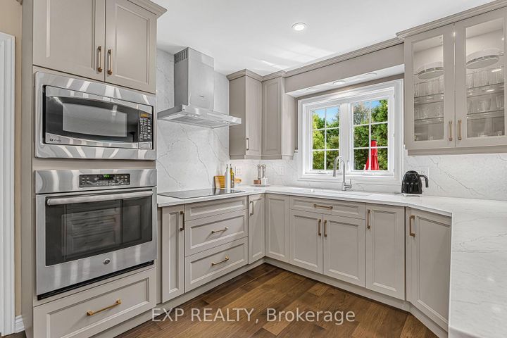 Photo 14 at 158 Broad Leaf Crescent, Ancaster, Hamilton