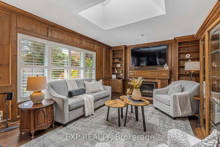 Photo 17 at 158 Broad Leaf Crescent, Ancaster, Hamilton