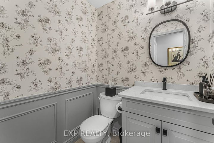 Photo 18 at 158 Broad Leaf Crescent, Ancaster, Hamilton