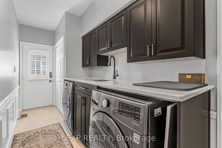 Photo 19 at 158 Broad Leaf Crescent, Ancaster, Hamilton