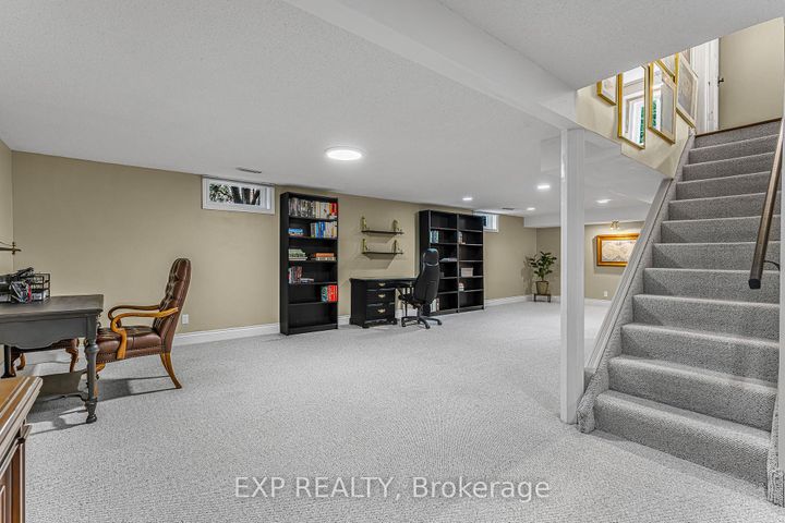 Photo 29 at 158 Broad Leaf Crescent, Ancaster, Hamilton