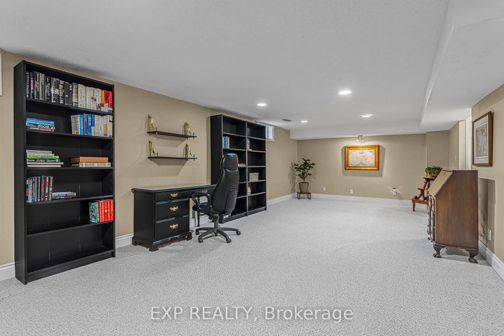 Photo 31 at 158 Broad Leaf Crescent, Ancaster, Hamilton