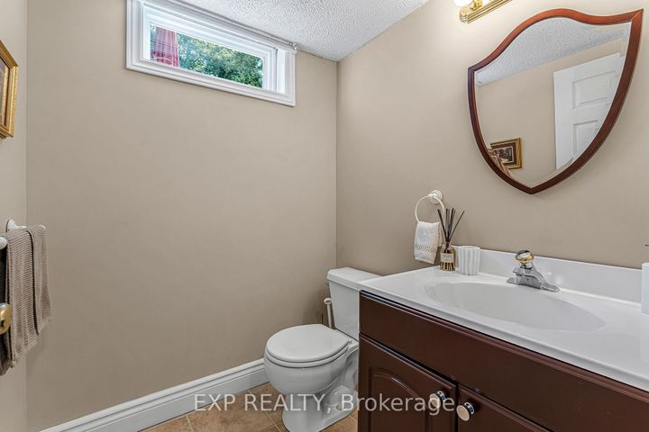 Photo 33 at 158 Broad Leaf Crescent, Ancaster, Hamilton