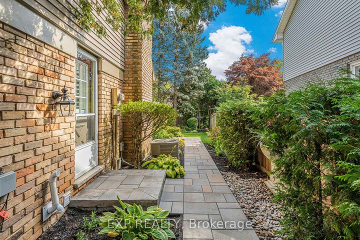Photo 34 at 158 Broad Leaf Crescent, Ancaster, Hamilton