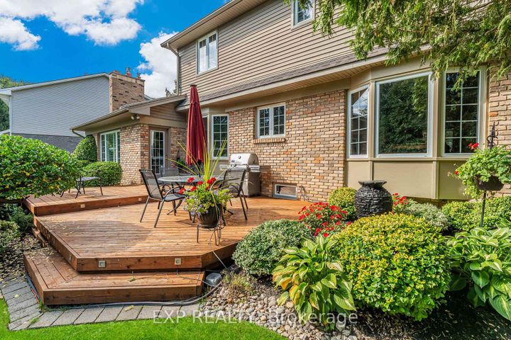 Photo 39 at 158 Broad Leaf Crescent, Ancaster, Hamilton