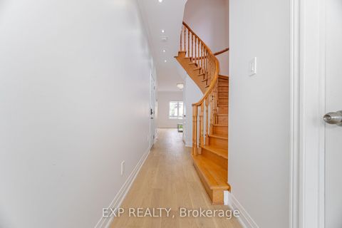 Photo 6 at 32 Arco Circle, Maple, Vaughan Photo 6 at 32 Arco Circle, Maple, Vaughan