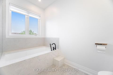 Photo 21 at 32 Arco Circle, Maple, Vaughan Photo 21 at 32 Arco Circle, Maple, Vaughan