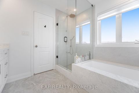 Photo 22 at 32 Arco Circle, Maple, Vaughan