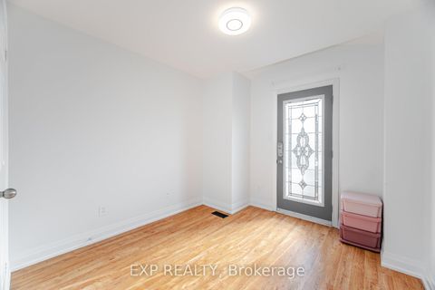 Photo 25 at 32 Arco Circle, Maple, Vaughan