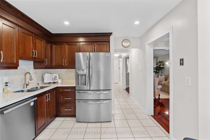 Photo 6 at 129 Valonia Drive, Brampton North, Brampton