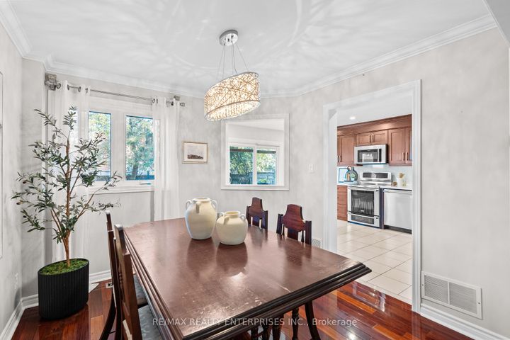 Photo 13 at 129 Valonia Drive, Brampton North, Brampton