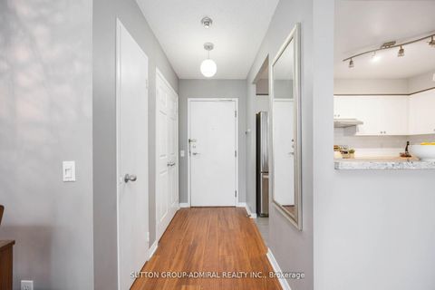 Photo 1 at 412 - 81 Townsgate Drive, Yorkhill, Vaughan