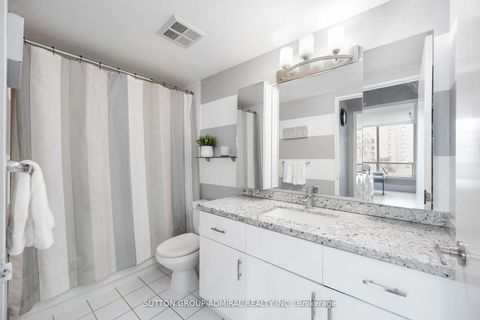 Photo 14 at 412 - 81 Townsgate Drive, Yorkhill, Vaughan