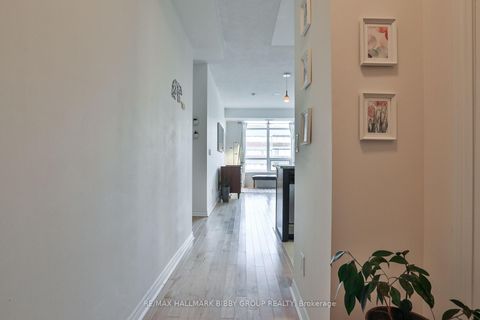 Photo 5 at 814 - 1135 Royal York Road, Humber Valley, Toronto