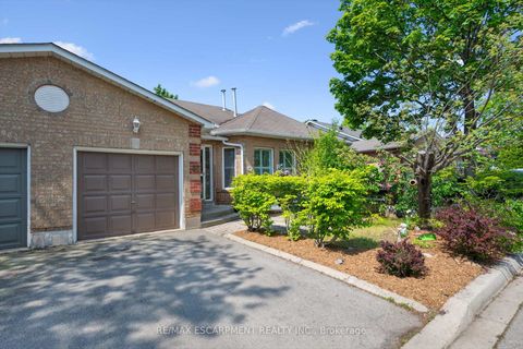 Photo 1 at 58 - 1240 Westview Terrace, WT West Oak Trails, Oakville