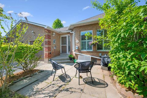 Photo 2 at 58 - 1240 Westview Terrace, WT West Oak Trails, Oakville