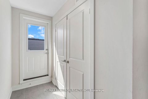 Photo 22 at 12 - 8 Sayers Lane, Oak Ridges, Richmond Hill