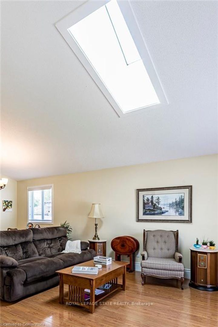 Photo 5 at 1510 Norwood Avenue, Grindstone, Burlington